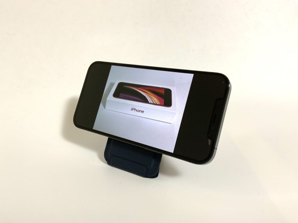 MOFTのスマホスタンド iPhone12専用Magsafe対応スタンドの画像